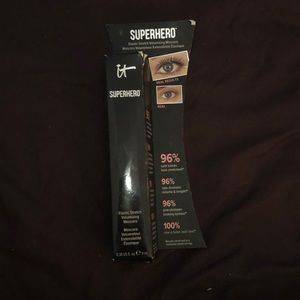 It cosmetics superhero mascara BNIB full sized